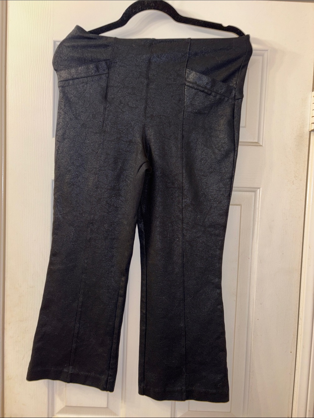 Liverpool LA black crackle pull on pants size 10/30 EUC
